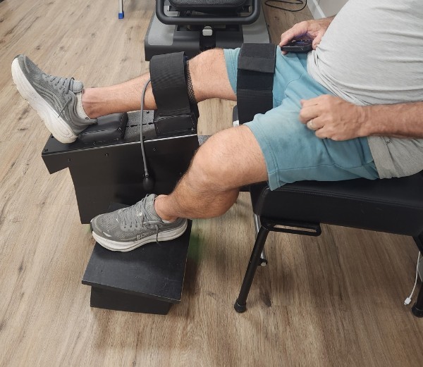 McNamara Chiropractic Center: Knee on Trac Patient Side View