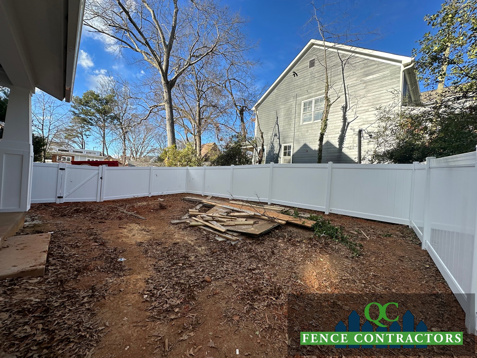 QC Fence Contractors: QC Fence Contractors Residential wooden fence