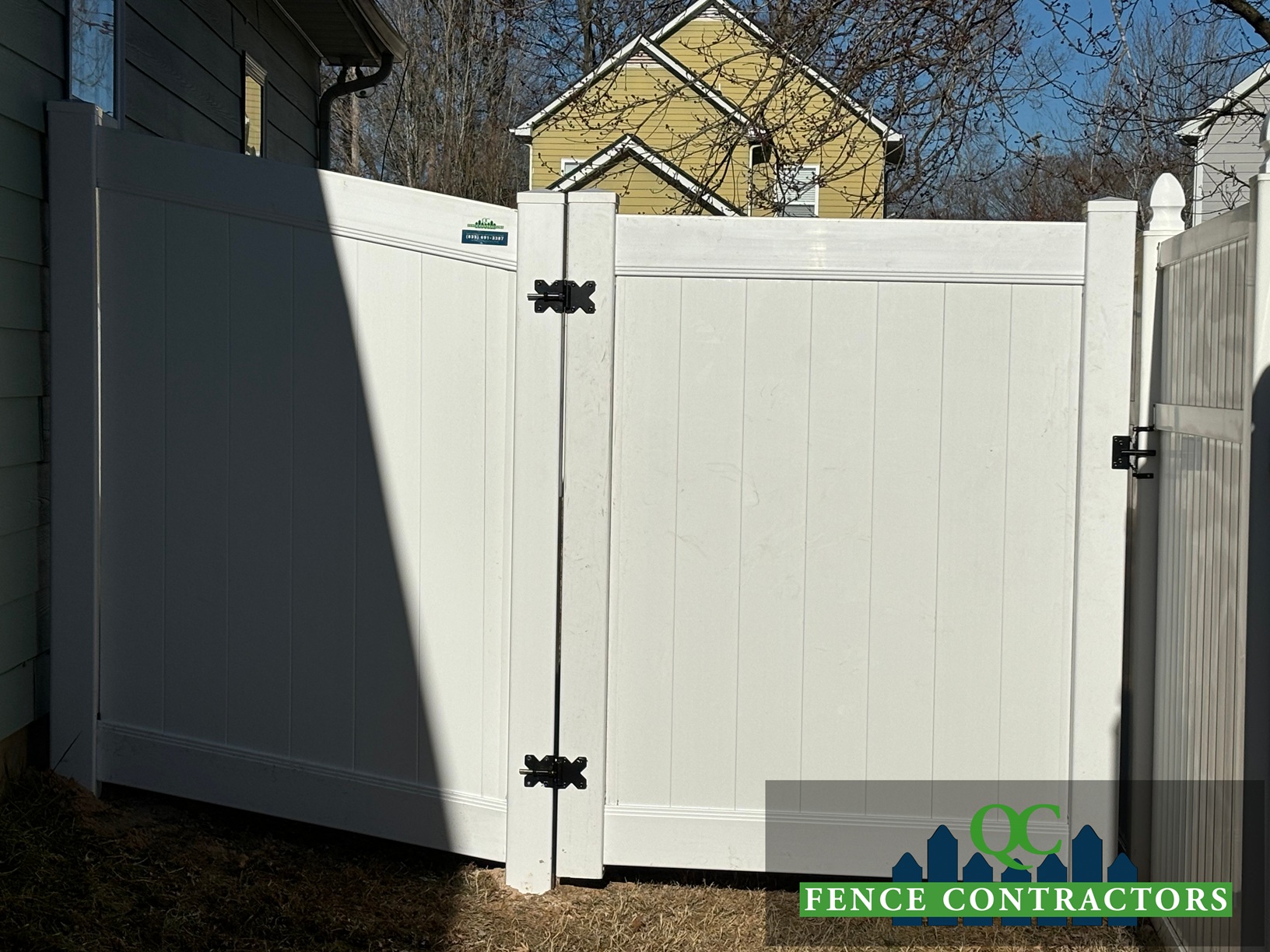 QC Fence Contractors: QC Fence Contractors Residential Slatboard Fencing